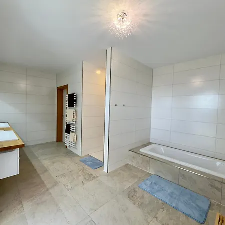 Luxuriöse Möwengeflüster - 220qm Große Für Bis Zu 8 Gästen Mit Sauna Direkt Am Goitzschesee