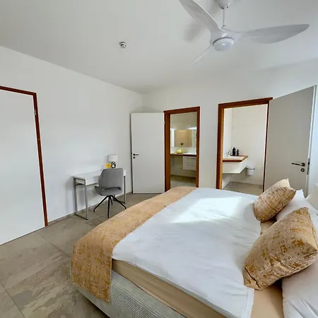 Luxuriöse Möwengeflüster - 220qm Große Für Bis Zu 8 Gästen Mit Sauna Direkt Am Goitzschesee Villa Pouch
