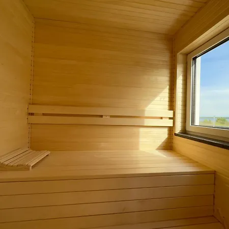 Luxurioese Moewengefluester - 220qm Grosse Fuer Bis Zu 8 Gaesten Mit Sauna Direkt Am Goitzschesee Villa *