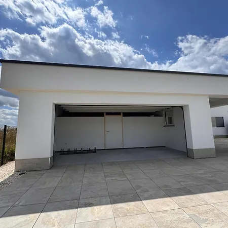 Villa Luxurioese Moewengefluester - 220qm Grosse Fuer Bis Zu 8 Gaesten Mit Sauna Direkt Am Goitzschesee