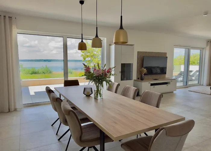 Luxurioese Moewengefluester - 220qm Grosse Fuer Bis Zu 8 Gaesten Mit Sauna Direkt Am Goitzschesee Vila *