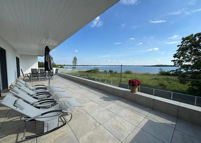 Luxurioese Moewengefluester - 220qm Grosse Fuer Bis Zu 8 Gaesten Mit Sauna Direkt Am Goitzschesee Vila