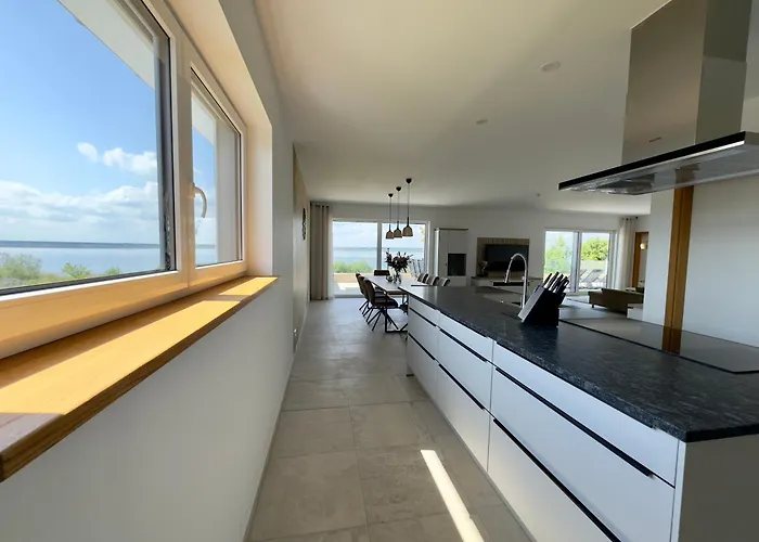 Luxurioese Moewengefluester - 220qm Grosse Fuer Bis Zu 8 Gaesten Mit Sauna Direkt Am Goitzschesee Vila Pouch