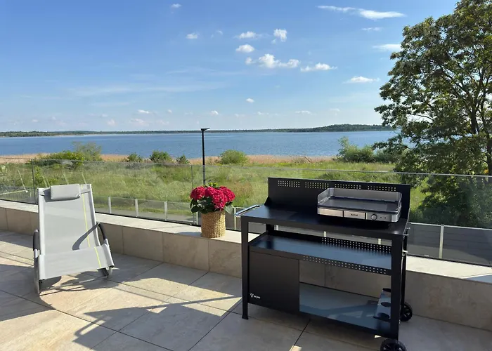 Luxurioese Moewengefluester - 220qm Grosse Fuer Bis Zu 8 Gaesten Mit Sauna Direkt Am Goitzschesee * Pouch