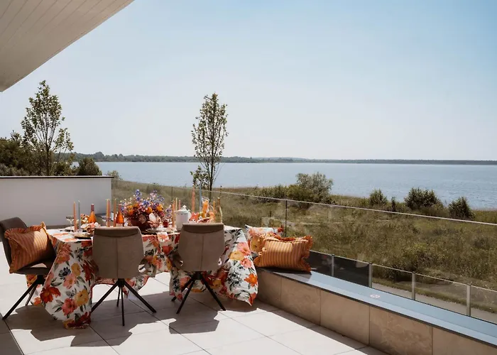 Luxurioese Moewengefluester - 220qm Grosse Fuer Bis Zu 8 Gaesten Mit Sauna Direkt Am Goitzschesee Pouch